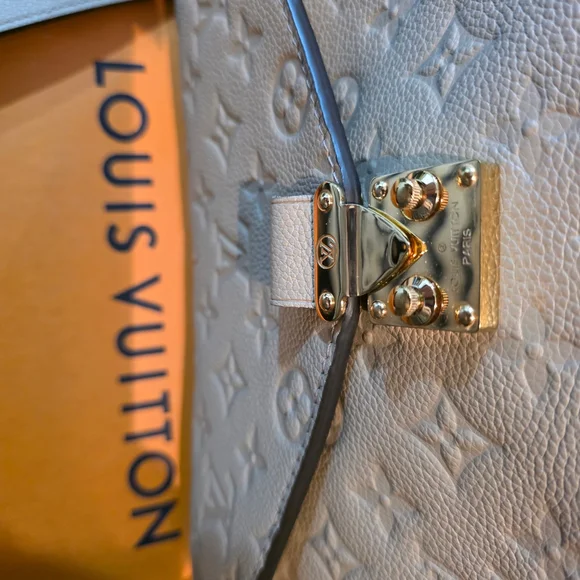 Louis Vuitton Pochette Metis Crossbody Bag - Picture 14 of 16